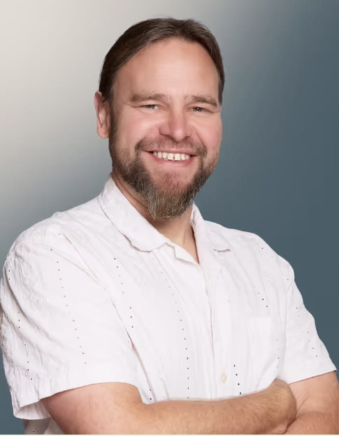 Dr Giles Edwards